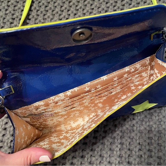 EUC Princess Vera Wang purse - Picture 3 of 4